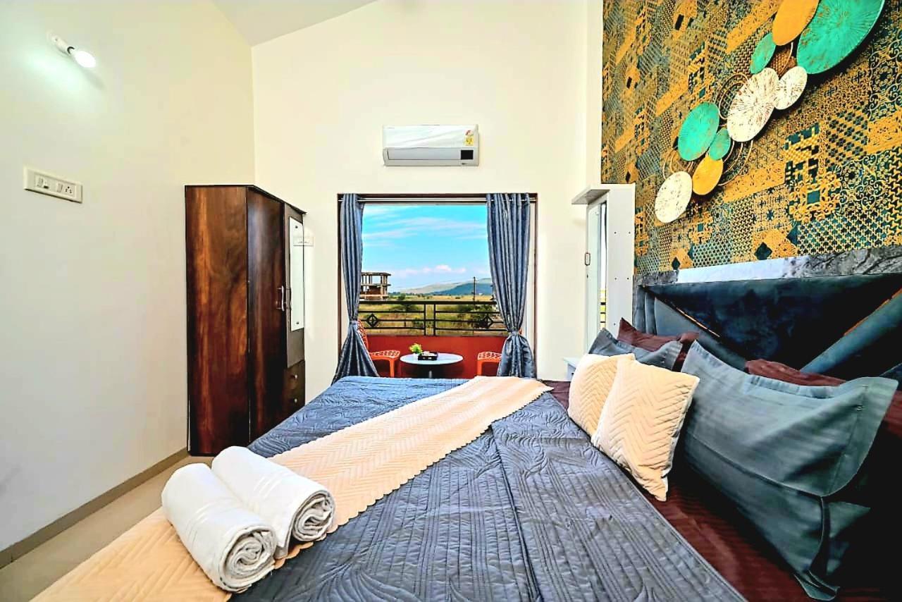 Ll Empyrean Stay Ll Airawat Villa Ll 2Bhk Ll Ac Ll Private Pool Ll Wifi Ll Лонавала Экстерьер фото